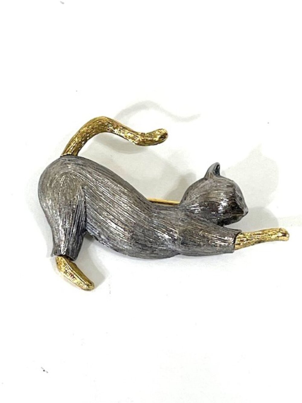 Liz Claiborne two-tone silver and gold cat brooch/pin.
